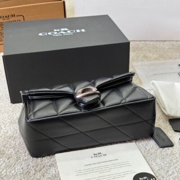 Coach Tabby Shoulder Bag 20 With Pillow Quilting - Picture 5 of 8